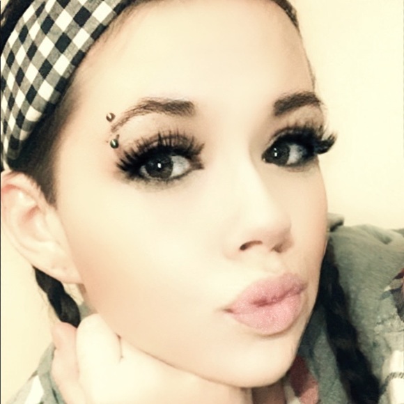 Meet your Posher, Misti - Picture 3 of 4